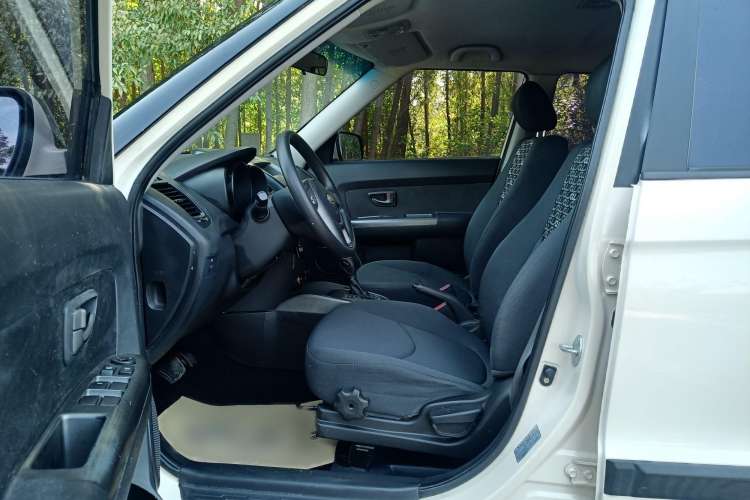 Used Kia Soul 2010 1.6L AT GL Interior 2