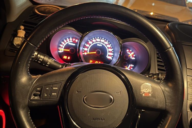 Used Kia Soul 2010 1.6L AT GLS Interior 4