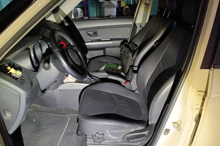 Used Kia Soul 2010 1.6L AT GLS Left Front Seat