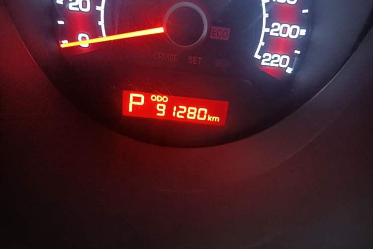 Used Kia Soul 2010 1.6L AT GL Odometer Close Up