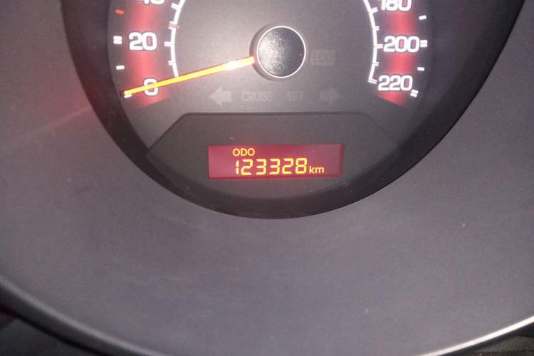 Used Kia Soul 2010 1.6L MT GL Odometer Close Up