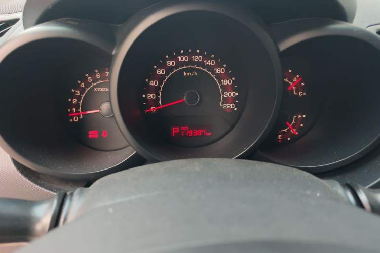 Used Kia Soul 2010 1.6L AT GL Odometer Close Up