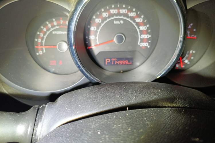 Used Kia Soul 2010 1.6L AT GLS Odometer Close Up