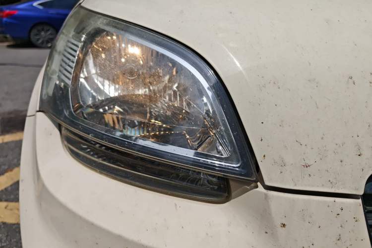 Used Kia Soul 2010 1.6L AT GLS Right Front Headlight
