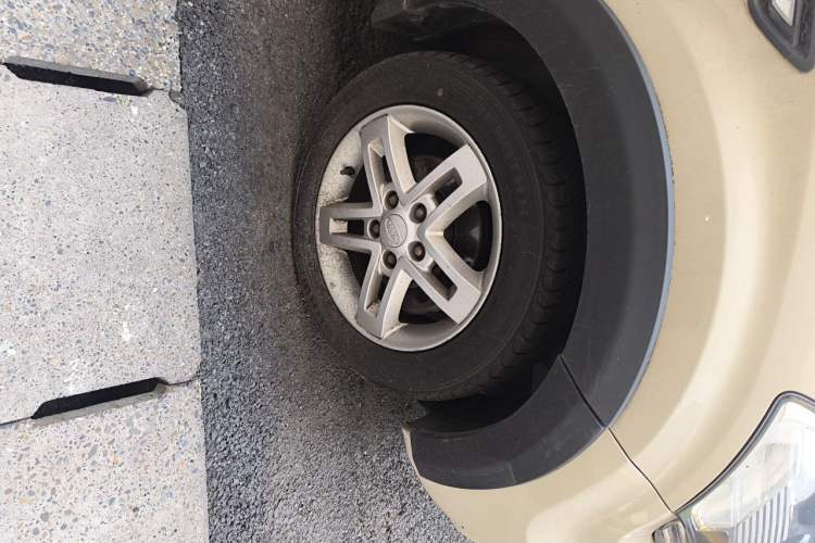 Used Kia Soul 2010 1.6L AT GL Right Front Wheel Hub