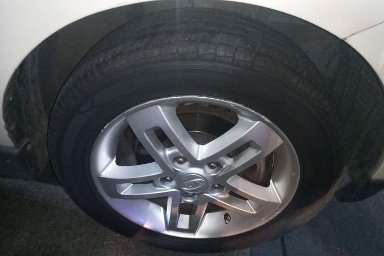 Used Kia Soul 2010 1.6L MT GL Right Front Wheel Hub