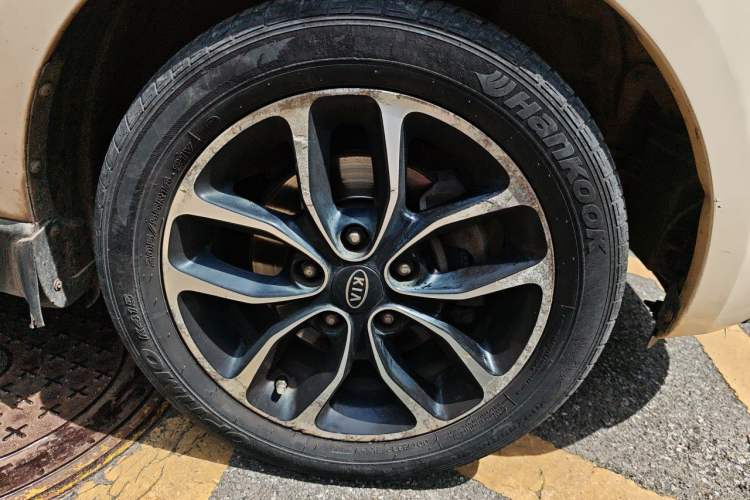 Used Kia Soul 2010 1.6L AT GLS Right Front Wheel Hub
