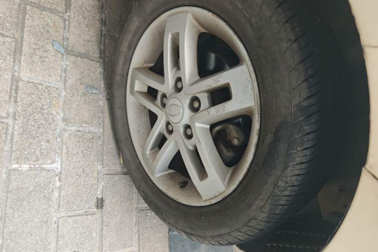 Used Kia Soul 2010 1.6L AT GL Right Front Wheel Hub