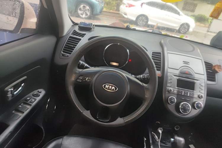 Used Kia Soul 2010 1.6L AT Premium Steering Wheel