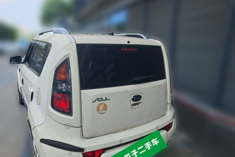 Used Kia Soul 2010 1.6L AT GL Trunk