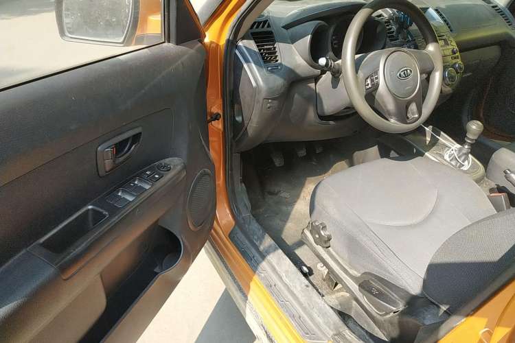 Used Kia Soul 2010 1.6L MT GL Driver Seat