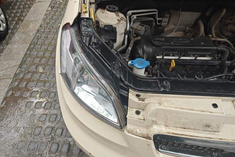 Used Kia Soul 2010 1.6L MT GL Engine Bay Right