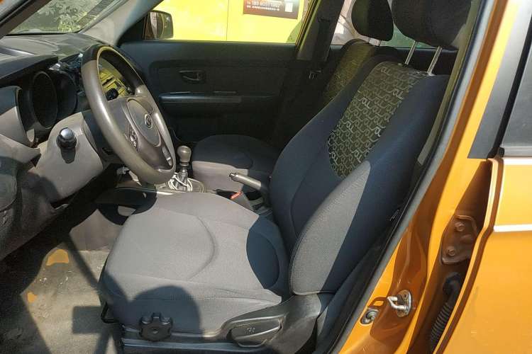 Used Kia Soul 2010 1.6L MT GL Left Front Seat