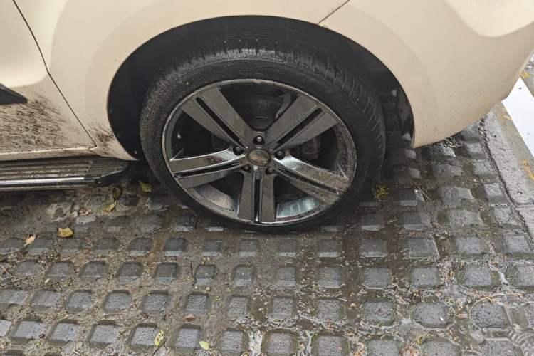 Used Kia Soul 2010 1.6L MT GL Right Front Wheel Hub