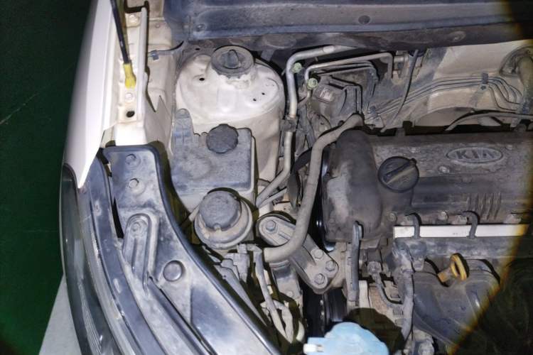 Used Kia Soul 2012 1.6L AT Premium Engine Bay Right
