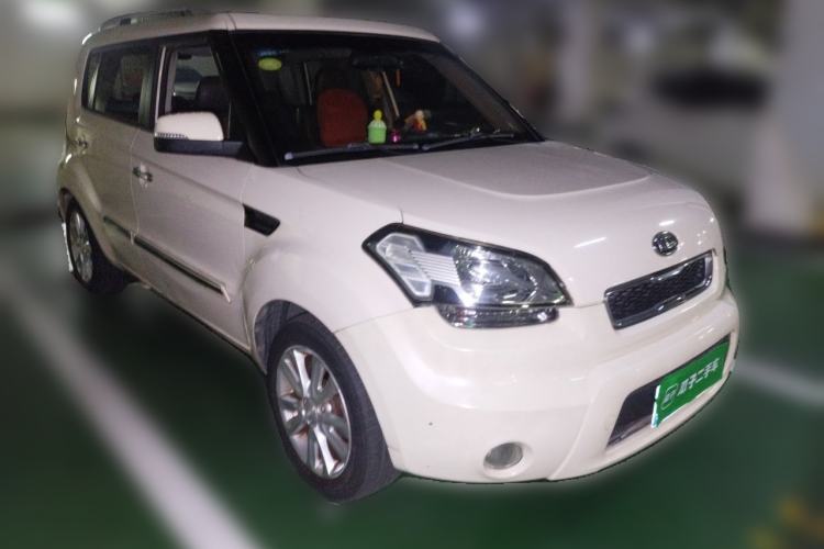 Used Kia Soul 2012 1.6L AT Premium Front Right 45 Deg