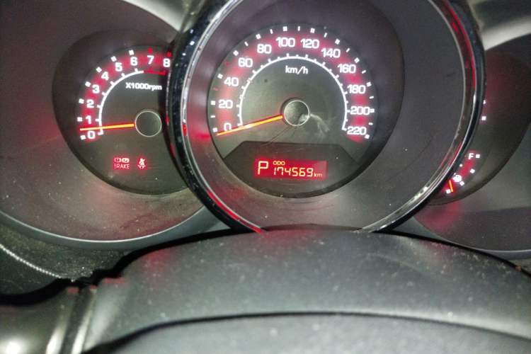 Used Kia Soul 2012 1.6L AT Premium Odometer Close Up