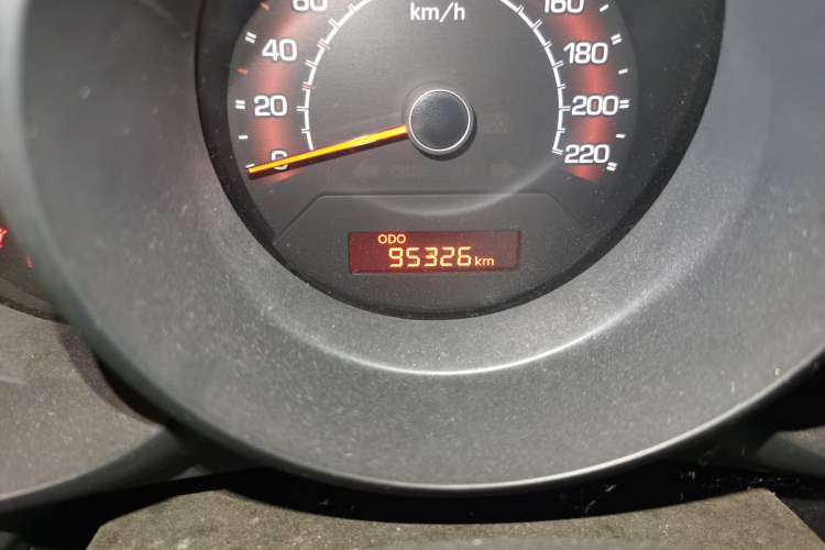 Used Kia Soul 2012 1.6L MT GL Odometer Close Up