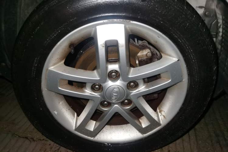 Used Kia Soul 2012 1.6L MT GL Right Front Wheel Hub