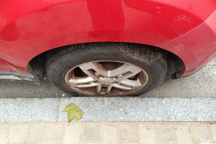 Used Kia Soul 2012 1.6L MT GL Right Front Wheel Hub
