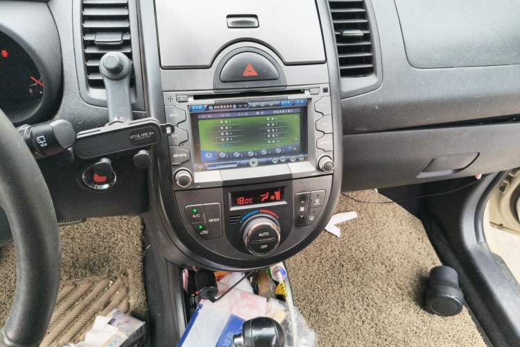 Used Kia Soul 2012 1.6L AT Premium Audio And AC Panel