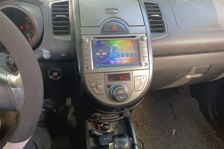 Used Kia Soul 2012 1.6L AT GL Audio And AC Panel