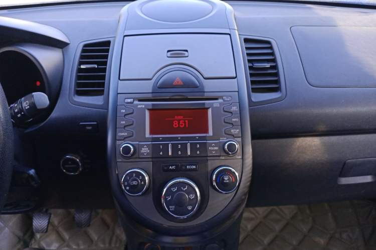 Used Kia Soul 2012 1.6L MT GLS Audio And AC Panel
