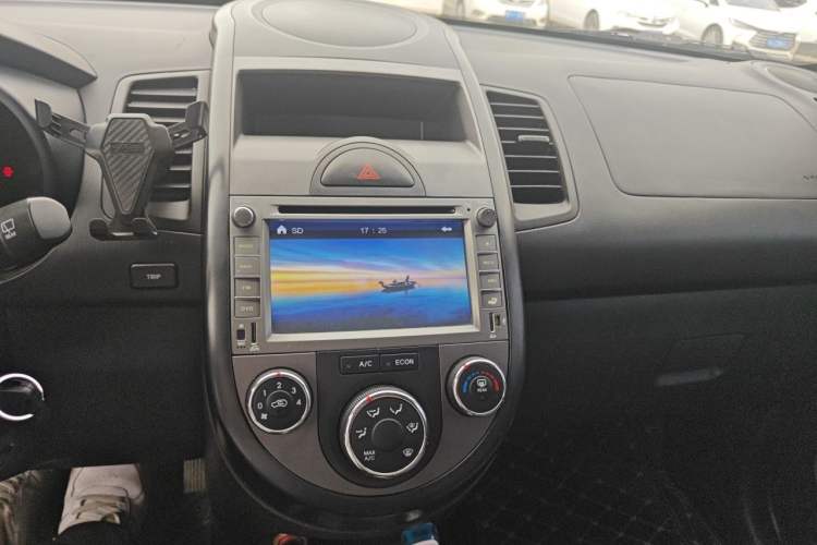 Used Kia Soul 2012 1.6L MT GL Audio And AC Panel