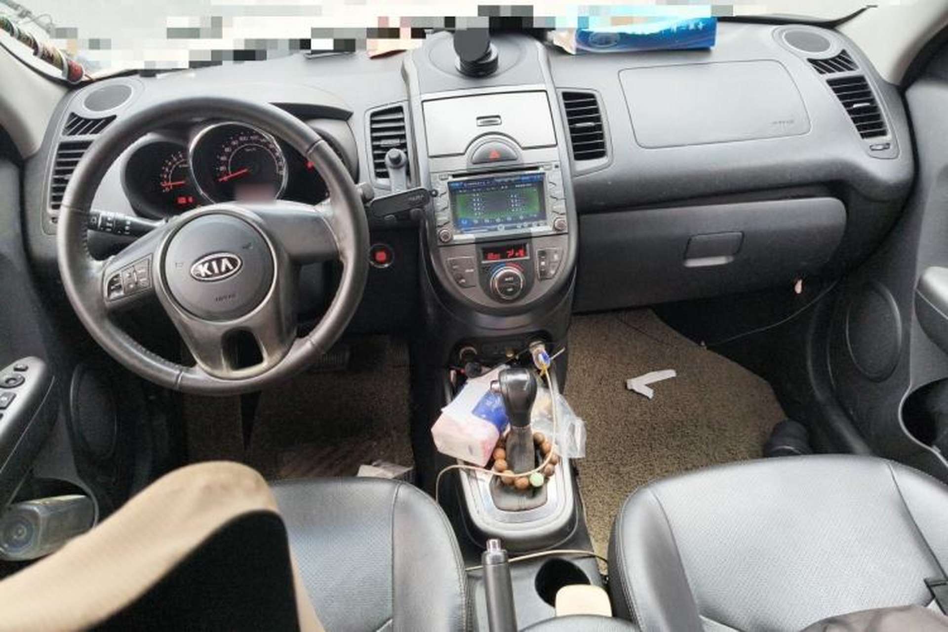 Used Kia Soul 2012 1.6L AT Premium Center Console