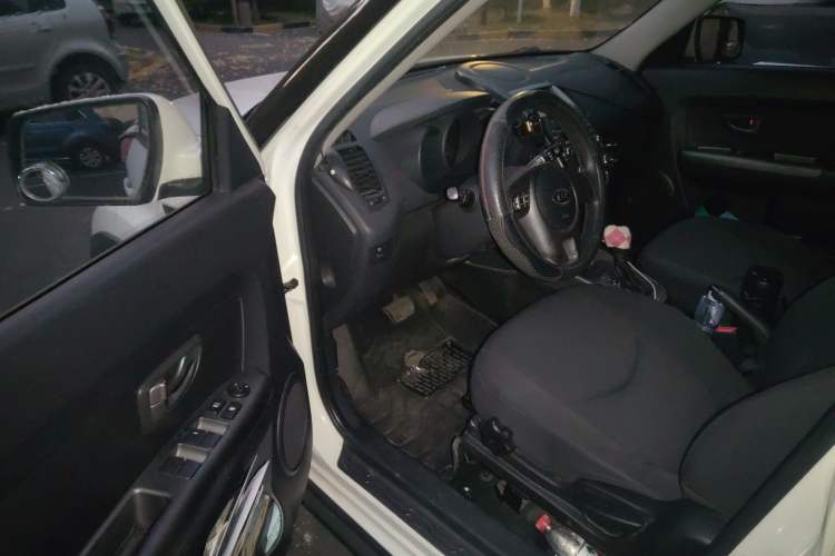 Used Kia Soul 2012 1.6L AT GL Driver Seat