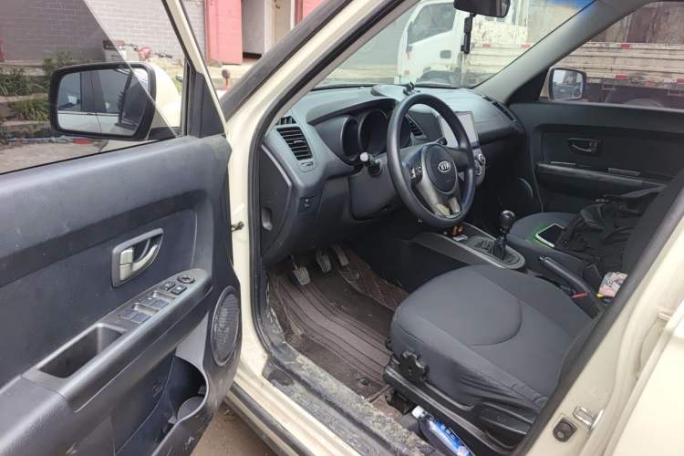 Used Kia Soul 2012 1.6L MT GL Driver Seat