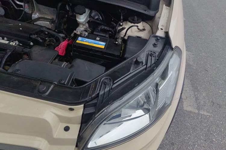 Used Kia Soul 2012 1.6L MT GL Engine Bay Left