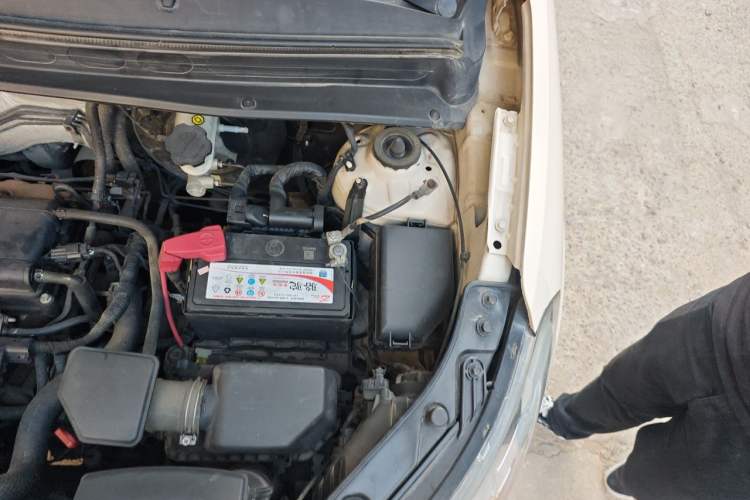 Used Kia Soul 2012 1.6L AT Premium Engine Bay Left