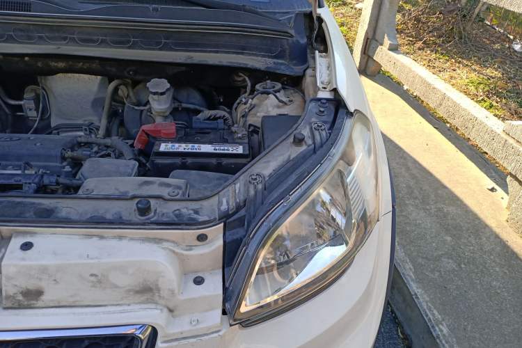 Used Kia Soul 2012 1.6L MT GLS Engine Bay Left