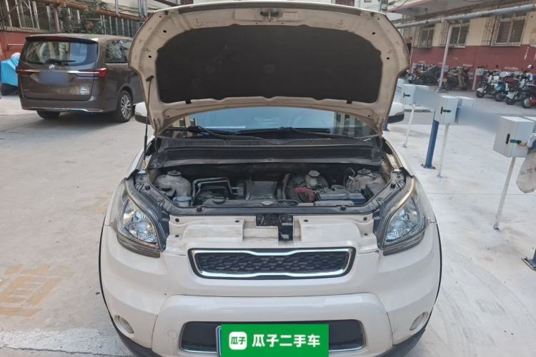Used Kia Soul 2012 1.6L AT GLS Engine Bay