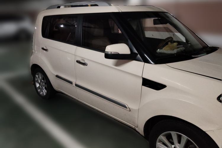 Used Kia Soul 2012 1.6L AT Premium Front Right 45 Deg