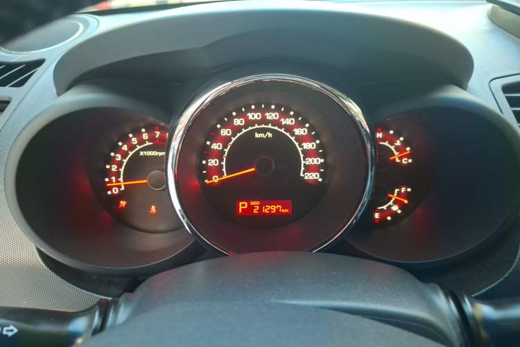 Used Kia Soul 2012 1.6L AT GLS Instrument Cluster