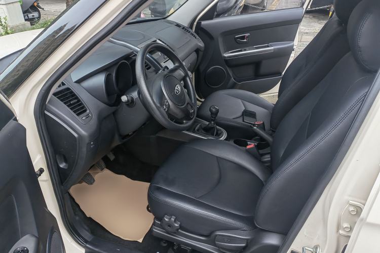 Used Kia Soul 2012 1.6L MT GL Left Front Seat