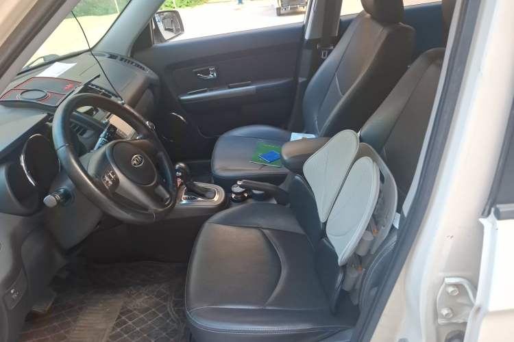 Used Kia Soul 2012 1.6L AT GLS Left Front Seat
