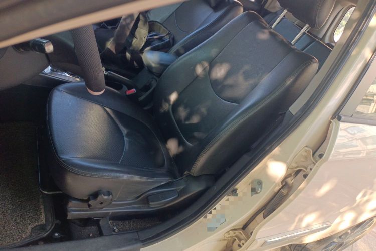 Used Kia Soul 2012 1.6L AT GL Left Front Seat