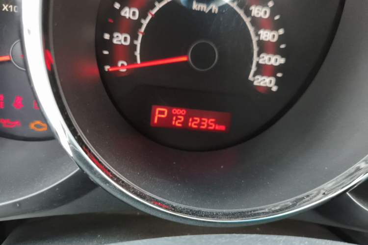 Used Kia Soul 2012 1.6L AT Premium Odometer Close Up