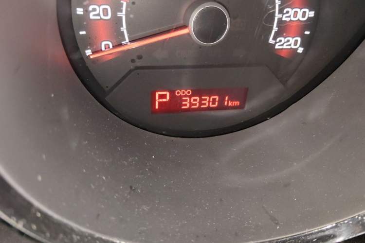 Used Kia Soul 2012 1.6L AT Premium Odometer Close Up