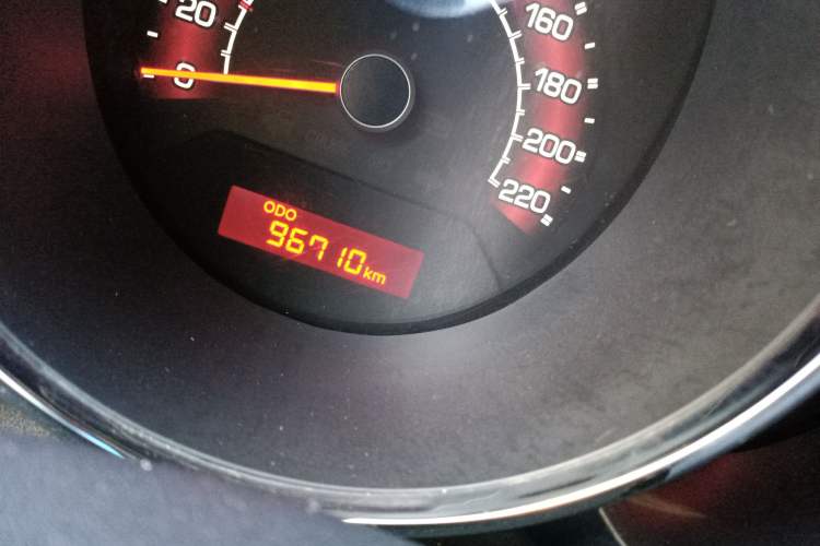 Used Kia Soul 2012 1.6L MT GLS Odometer Close Up