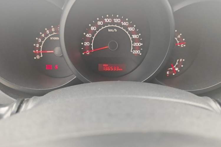 Used Kia Soul 2012 1.6L MT GL Odometer Close Up