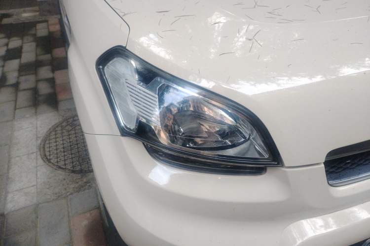 Used Kia Soul 2012 1.6L AT GL Right Front Headlight