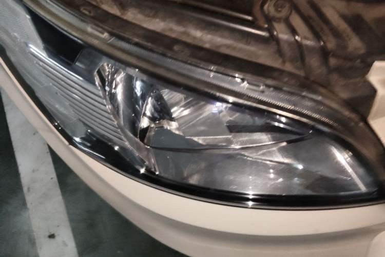 Used Kia Soul 2012 1.6L AT Premium Right Front Headlight