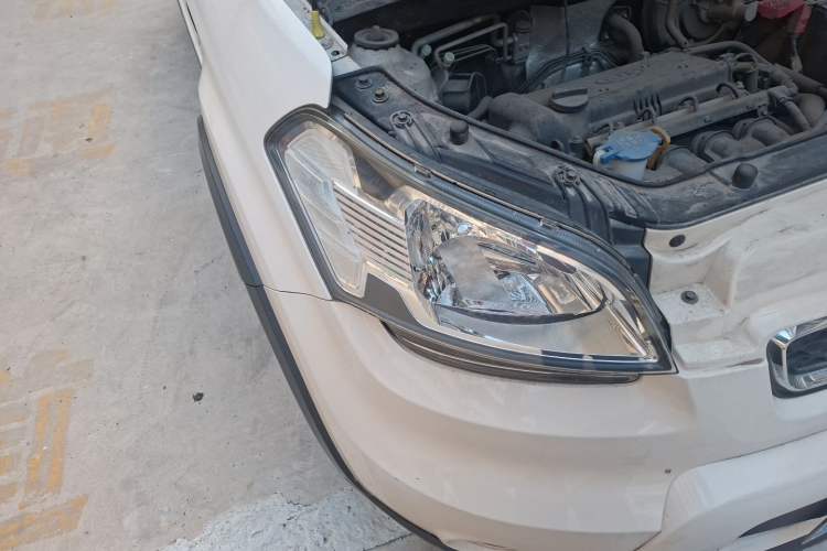 Used Kia Soul 2012 1.6L AT GLS Right Front Headlight