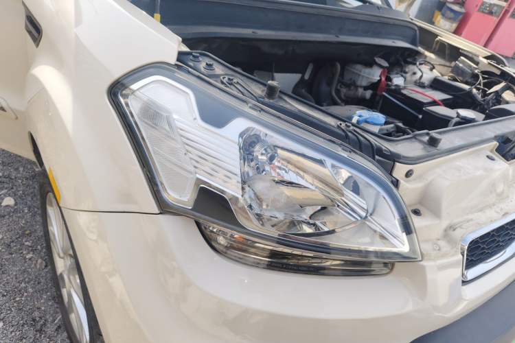 Used Kia Soul 2012 1.6L MT GLS Right Front Headlight