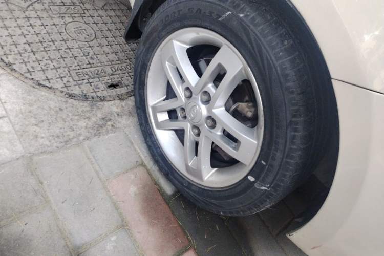 Used Kia Soul 2012 1.6L AT GL Right Front Wheel Hub
