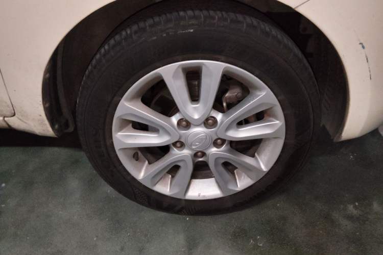 Used Kia Soul 2012 1.6L AT Premium Right Front Wheel Hub